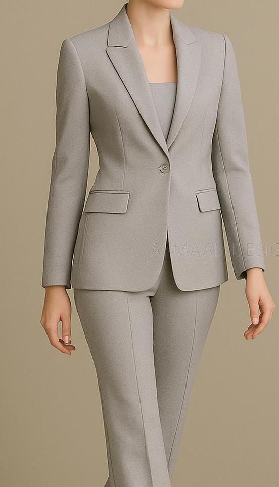 Relaxed-fit suit for women